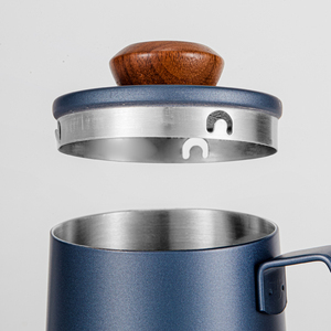 Tetera de acero inoxidable moderna de 600 ml con mango de madera ecológico y tapa, hervidor de café portátil con cuello de cisne para verter. - Product Image 2