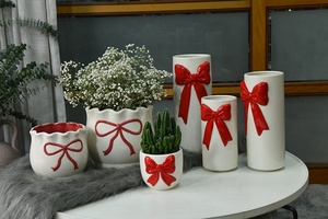 Franse stijl keramische boogvaas voor bloemstukken in de slaapkamer of aan de eettafel, geschikt voor gedroogde bloemen. - Product Image 4