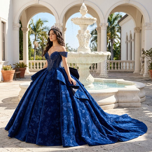 Robe de bal Quinceañera élégante bleue en jacquard avec perles, traîne chapelle, décolleté cœur, appliques en dentelle, perles et imprimé cristal 1513 - Product Image 1