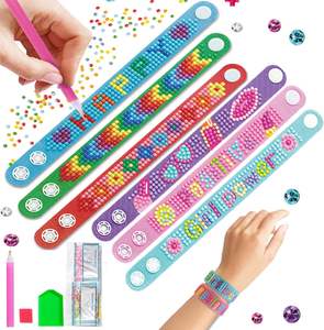 Kit di Braccialetti con Diamanti 5D, 6 Pezzi, Set Fai-da-Te per Creazione di Gioielli e Arte per Bambine - Product Image 1