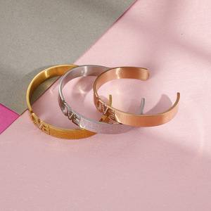 Braccialetto del polsino placcato oro del braccialetto ispiratore di amore dell'acciaio inossidabile del regalo all'ingrosso di festa della mamma - Product Image 2