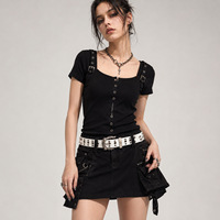 Ceinture unisexe décontractée en cuir PU cloutée croix gothique Y2K Punk Rock avec rivets à pointes, détails robustes et boucle ardillon en alliage 110cm 3.5cm