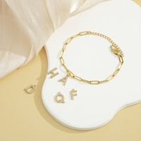 Bracelets à breloques monogrammes 26 lettres de l'alphabet, bijoux preppy, bracelets initiaux en acier inoxydable doré pour femmes et filles