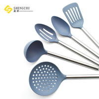 Ustensiles bon marché, louche, écumoire, ensemble d'outils de cuisine 5 pièces en PBT avec poignée en acier inoxydable
