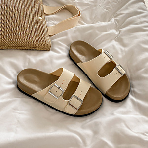 Zapatos de playa de suela blanda, versátiles y a la moda, para usar con pantuflas planas informales para mujer. - Product Image 5