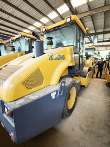 Compactador de rodillo de tambor único oficial de <span class=keywords><strong>segunda</strong></span> <span class=keywords><strong>mano</strong></span> XCMG XS83, compactador pequeño de 8 toneladas, precio de rodillo de carretera vibratorio - Product Image 3