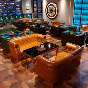 Canapé Chesterfield en cuir capitonné pour bar à whisky ou salon - Product Image 3