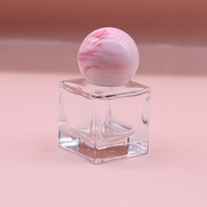 Spot 15ml square Spray <b>Bottle</b> Portable Bayonet <b>Perfume</b> <b>Sample</b> <b>Bottle</b> Textured Ball Cap <b>Perfume</b> <b>Bottle</b> - Product Image 4