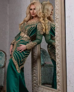 Vestido Kaftan de Diseñador con Bordado Zardozi Intenso |   Elegante Ropa de Novia y de Fiesta - Product Image 5