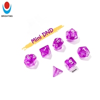 Mini dés polyédriques DND, 7 dés, minuscules et mignons, couleurs vives, amusants pour les enfants et les adultes, acrylique 10 mm D6, pour jeux de société ou collection