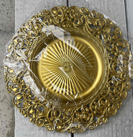 Chargeur en plastique plaqué or antique Plaque en relief écologique de 13 pouces pour décoration de table de mariage