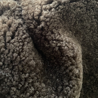 Vente en gros usine – Peau de mouton bouclée sur mesure de 25 mm, fourrure animale véritable, peau brute tannée, haute densité, douce, pour sellerie automobile