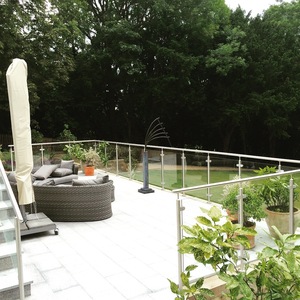 Vente chaude personnalisée Conceptions de sécurité pour l'extérieur de la maison Poteau de tuyau en acier inoxydable Pont Terrasse Barre transversale Tube Garde-corps en acier inoxydable - Product Image 2