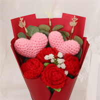 Bouquet de roses rouges en coton au crochet avec cœur rose pour la Saint-Valentin, la fête des Mères, Noël, le Nouvel An, la rentrée scolaire, les mariages, la fête des enseignants