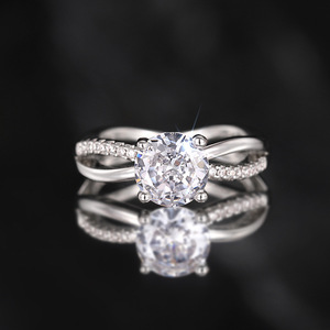 Anello di Fidanzamento Classico con Zircone Rotondo per Donne, Elegante Gioiello da Dito per Matrimonio - Product Image 6