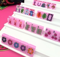 Set Mahjong Khusus Tahun Kuda Warna Pink Lipat 160 Buah Akrilik Ramah Lingkungan Portabel untuk Perjalanan Ubin Mahjong Amerika