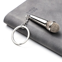 Porte-clés micro hip-hop en métal pour femmes hommes mini-microphone porte-clés porte-clés voiture drôle chanteur cadeaux sac à main accessoires