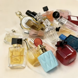 Parfum unisexe pour hommes et femmes - Eau de parfum fruitée, boisée et épicée, vaporisateur longue durée, collection privée, vente en gros - Product Image 6