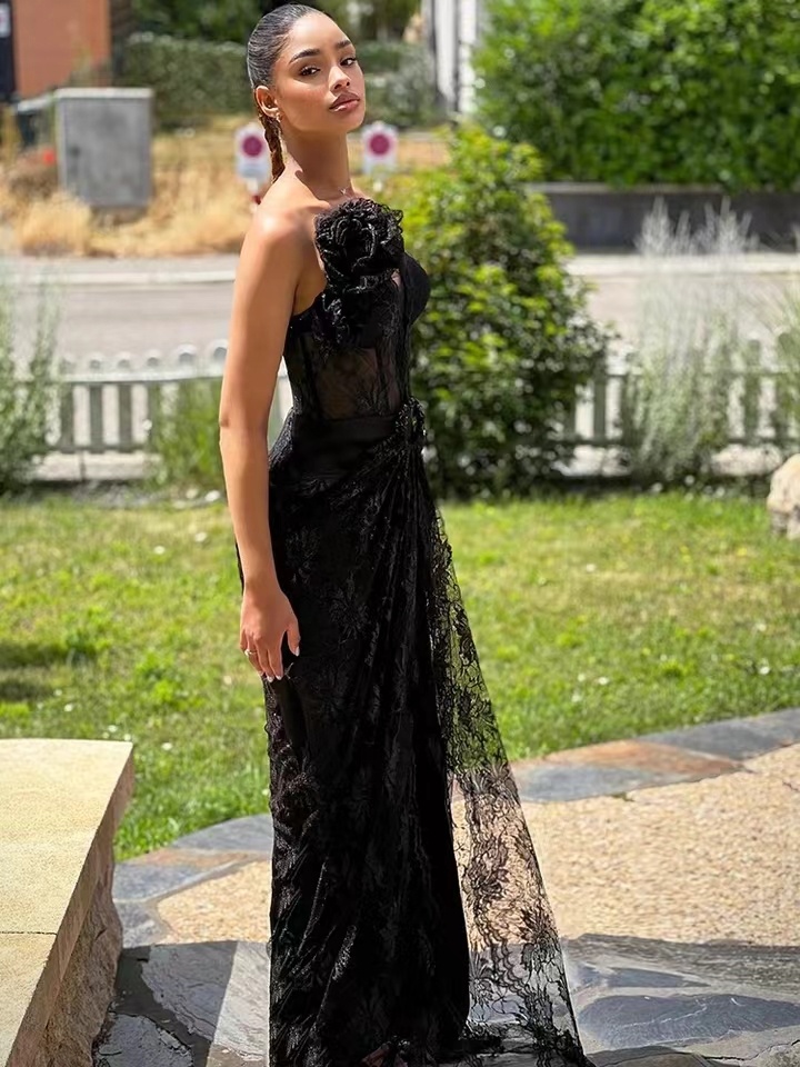 Shop Our Elegant Celebrity Party Dress with 3D Flower Decoration