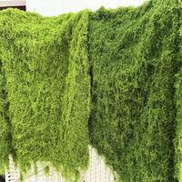Vente en gros de gazon artificiel décoratif d'intérieur Paysage en fibre de verre avec arbre Décoration de pelouse en bambou