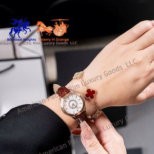 Montre à quartz élégante pour femme avec cadran en verre de 30 mm, montre-bracelet résistante à l'eau pour femmes avec bracelet en cuir - Product Image 4