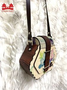 Bolso de Mano Vintage de Madera con Diseño Floral, Corte Láser, Flexible, de Madera, para Llevar al Hombro o Cruzado, Regalo para Mujer - Product Image 2