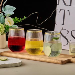 Verres à champagne jetables en PET transparents de 12 oz, avec des couleurs personnalisables, bordure dorée, design à rayures verticales pour les événements - Product Image 4