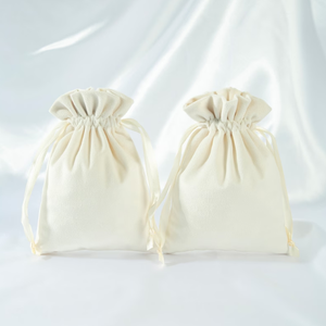 Bolsas de Regalo de Joyería Personalizadas con Logotipo, Bolsitas de Almacenamiento de Joyas Pequeñas con Cordón, Bolsas de Terciopelo con Logotipo Personalizado - Product Image 4