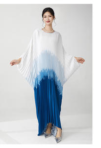 Vestido Maxi Plisado Vintage Floral de Satén Elegante, 100% Poliéster Antiestático, al por Mayor, para Mujer, Manga Murciélago, Cuello en V, Talla Grande - Product Image 5