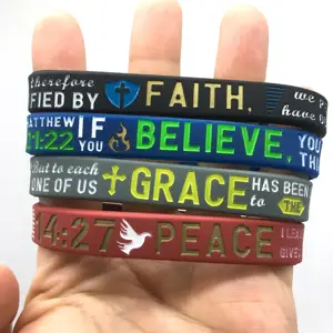 个性化 “信仰、相信、和平、优雅” 硅胶圣经手镯 -- 凹陷彩色填充基督教宗教橡胶腕带