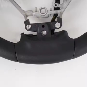 Volant en fibre de carbone d'usine pour <span class=keywords><strong>Lexus</strong></span> 2015-2022 RX 2016-2018 <span class=keywords><strong>CT</strong></span> <span class=keywords><strong>200H</strong></span> - Couleur de couture personnalisée - Product Image 4