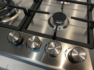 Fornello da cucina universale con accensione automatica a 4 fuochi a <span class=keywords><strong>Gas</strong></span> e ceramica con manopole in metallo elettrico e alimentato a batteria - Product Image 5