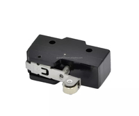 Interrupteur à action micro Globaltone Z-15GW22-B 1NO + 1NC, levier à rouleaux à charnière, momentané, montage sur panneau, plastique, 250V