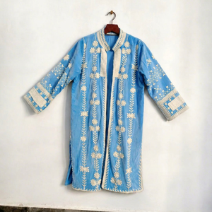 Veste longue en velours bleu ciel de qualité supérieure, brodée de fleurs, style bohème, manches longues, col montant, vêtements d'extérieur pour femmes pour l'hiver - Product Image 1