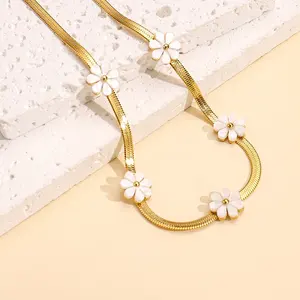 Venta al por mayor de 18 quilates de oro de acero inoxidable de joyería Boho flor blanca Shell gargantilla Collar para las mujeres