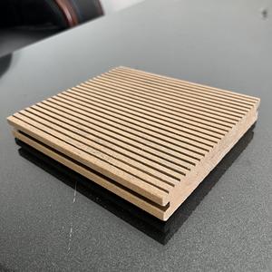 Excelente rendimiento físico de estilo europeo, suelo WPC tallado en madera a prueba de humedad, cubierta WPC sólida compuesta - Product Image 4