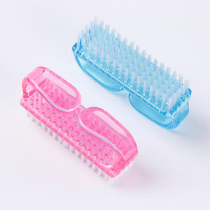 Cepillo para uñas de plástico con cerdas suaves para el cuidado y limpieza de uñas, tamaño mini, varios colores - Product Image 3