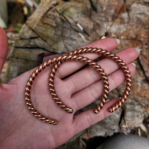 Bracelet manchette tendance pour femmes et hommes, réglable, en cuivre pur à 99,99 %, bijou fait main en fil torsadé - Product Image 6