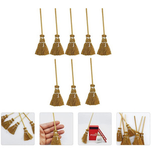Mini Escoba de Cuerda Roja y Blanca para Halloween, Accesorio de Juguete de Escoba de Bruja, Adorno Grande para Árbol de Navidad - Product Image 5