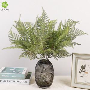 QIHAO Helecho Artificial de Espárrago Verde, Hoja Decorativa de 7 Cabezas, Planta de Plástico para Interiores, Alta Simulación - Product Image 5