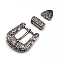 Langming Boucle à ardillon trois pièces rétro en alliage, finition argent antique, avec logo personnalisé, plaquée et imprimée par transfert thermique, motif fleur de Tang Grass