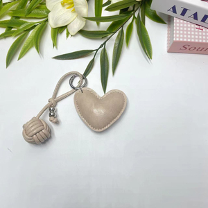 Porte-clés Cœur Rembourré en Coton, Breloque de <span class=keywords><strong>Sac</strong></span> en Cuir Tressé, Charme de <span class=keywords><strong>Sac</strong></span> à Main Mignon et Luxueux, Pendentif de <span class=keywords><strong>Sac</strong></span> à Main Tendance, Cadeau pour <span class=keywords><strong>Femme</strong></span> - Product Image 1