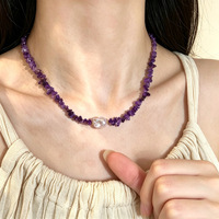 Collier ras du cou de luxe en pierre naturelle irrégulière, quartz rose, améthyste et perles d'imitation