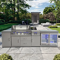 Îlot de cuisine extérieur professionnel moderne et luxueux avec barbecue intégré au gaz GPL, en acier inoxydable durable, pour usage domestique