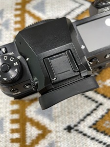 กล้องมิเรอร์เลสฟูจิฟิล์ม GFX50S II ระดับไฮเอนด์ ความละเอียด 51.4MP ถ่ายวิดีโอ 4K สำหรับมืออาชีพ - Product Image 1