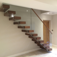 Escalier flottant cantilever sans support inférieur, marches en noyer noir, escalier résidentiel intérieur