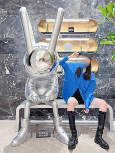 Trừu Tượng Khổng Lồ Mạ Điện Sợi Thủy Tinh Bóng Thỏ Tượng Nhựa Không Gian Thỏ Thủ Công Thanh Trang Trí Nội Thất - Product Image 2