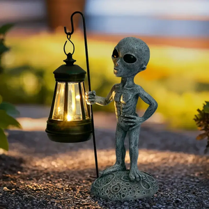 Linterna Solar <span class=keywords><strong>Alien</strong></span> resina artesanía pintada a mano estatua jardín adornos Luna Base detalle jardín al aire libre decoración vacaciones recuerdo - Product Image 3