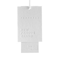 Étiquettes de vêtements en papier noir gaufré de haute qualité avec logo imprimé personnalisé Angelapack, avec cordon