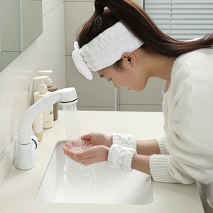 Banda para la muñeca y diadema impermeables con bloqueo de agua, estilo terciopelo coral, para lavado facial y desmaquillante, con mangas dulces - Product Image 3